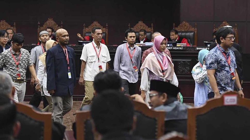 Banyak Saksi Beropini & tak Konsisten, Prabowo Sulit Menang di MK?