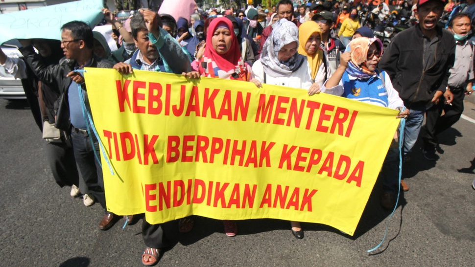 Bamsoet Minta Pemerintah Evaluasi Polemik PPDB Zonasi di Surabaya