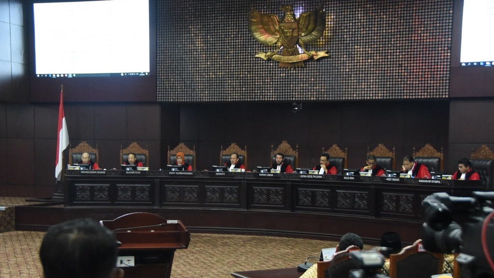 Jawab Dalil Tim Prabowo Soal TPS Siluman, Hakim MK: Tidak Sah!