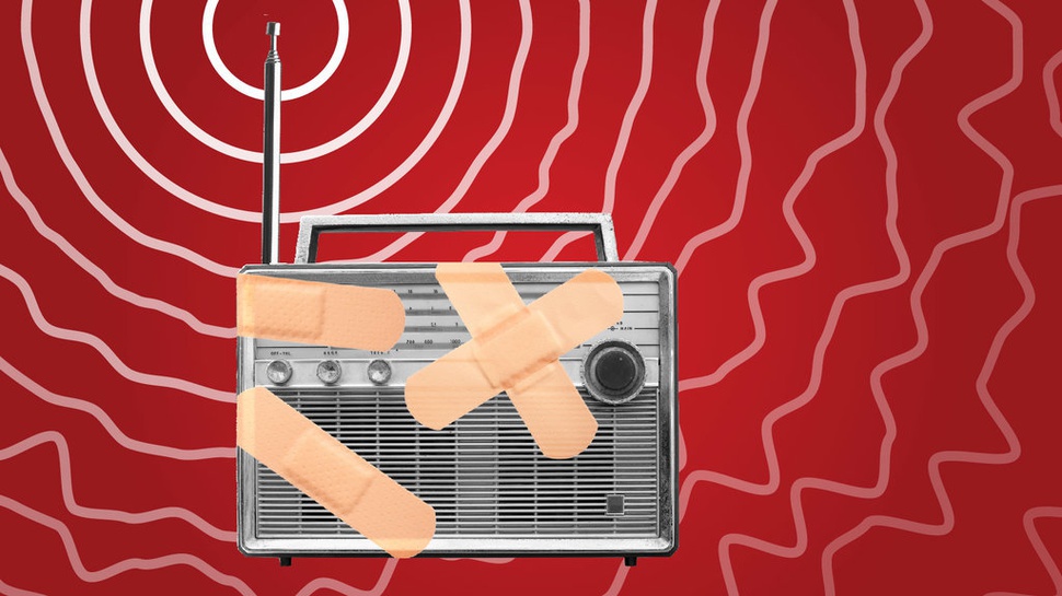 Cara Radio Bertahan: Merambah ke Media Online hingga Jualan Obat