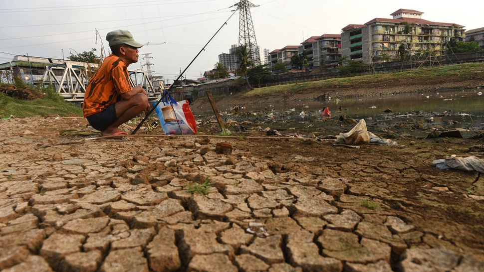 2019/07/04/kanal-banjir-barat-kering-tirto-mico-1.jpg