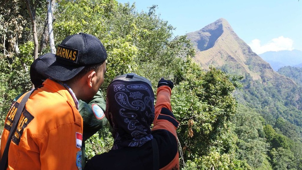 Tim Sar Evakuasi Tiga Jenazah Pendaki di Gunung Bawakaraeng Gowa