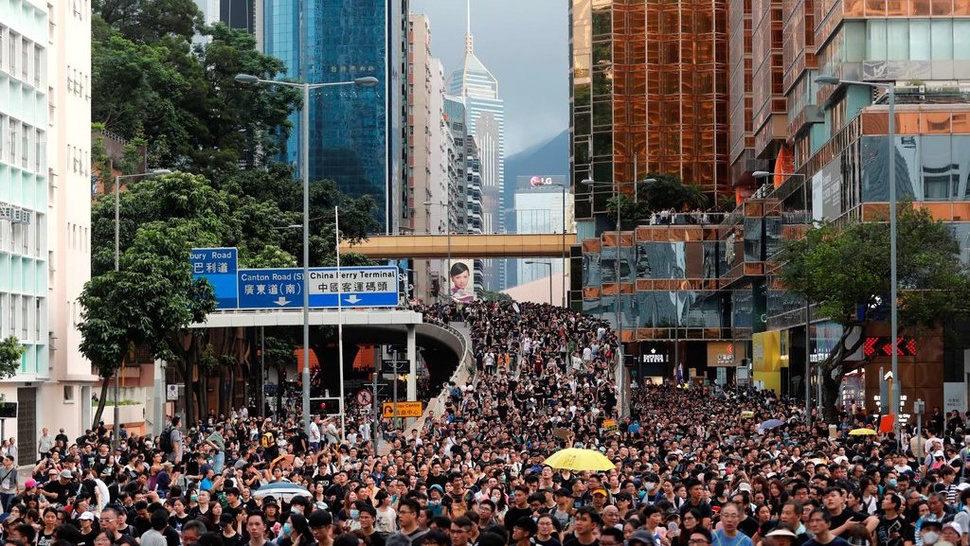 Cina Kirim Ribuan Pasukan Bersenjata ke Hong Kong