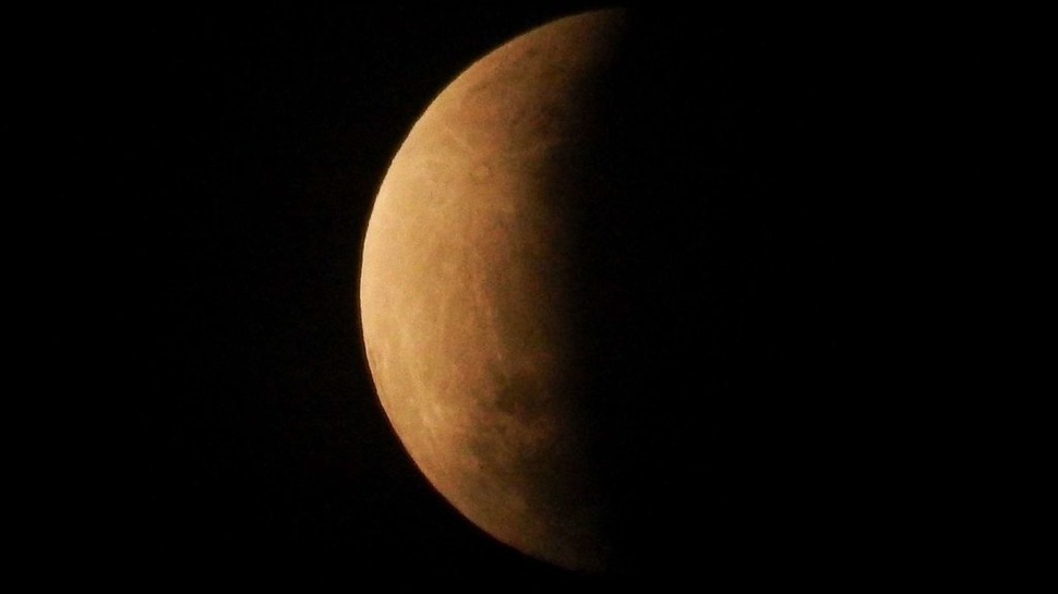 Planetarium Ajak Warga Rutin Teropong Bulan 72 Kali Setahun
