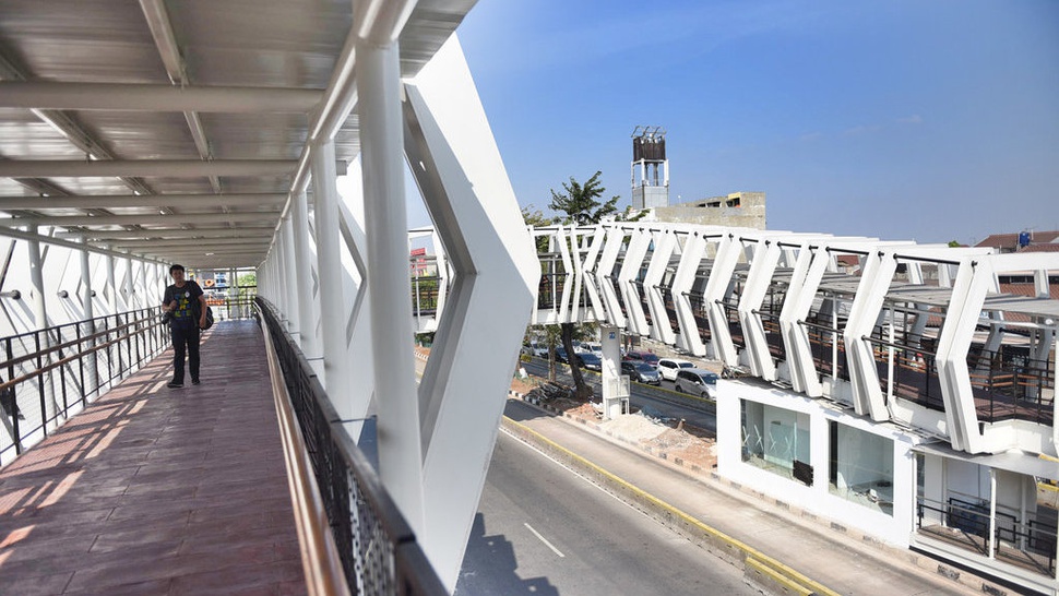 Skybridge LRT Jakarta Velodrome-Halte Transjakarta Resmi Dibuka