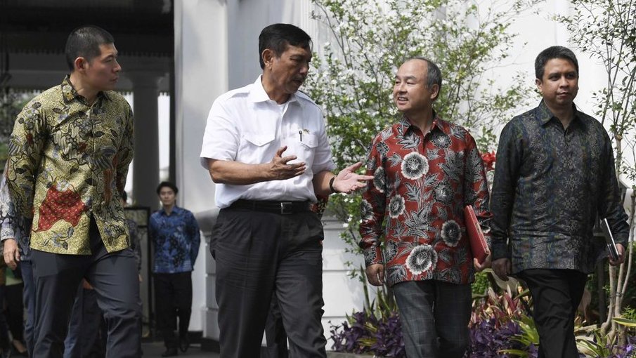 Pertemuan Jokowi-SoftBank dan PR Pemerintah Kembangkan e-Commerce