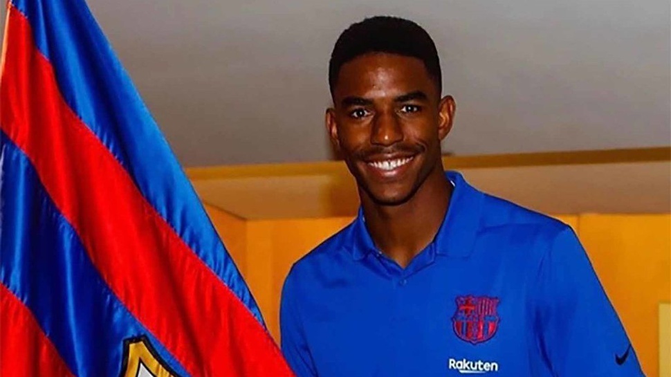 Bursa Transfer: Junior Firpo Resmi Jadi Pemain Baru Barcelona