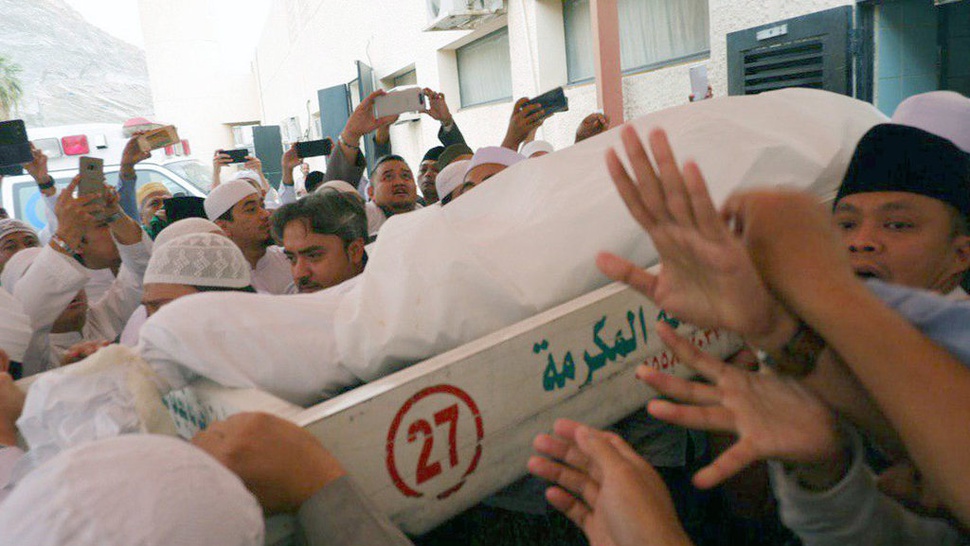 Keluarga Besar KH Maimun Zubair Rela Jenazah Dimakamkan di Makkah