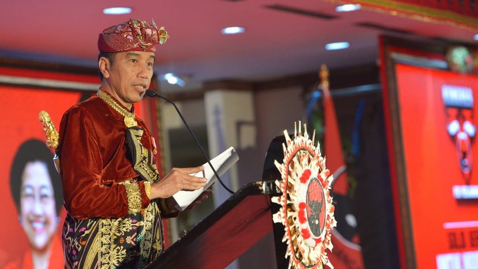 Busana Jokowi Saat Kongres PDIP Dinilai Tak Ingin Dipenjara Mega