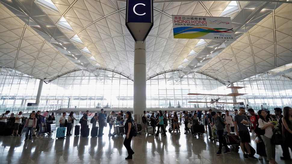 Ketika Lumpuhnya Bandara Hong Kong Mengancam Ekonomi Lokal & Dunia
