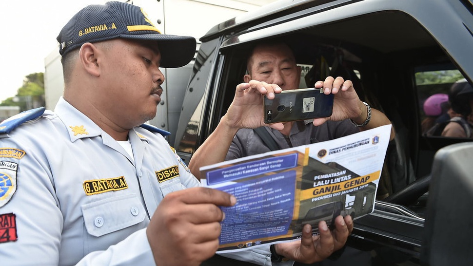Dishub Minta Polisi Tandai Taksi Online untuk Hindari Ganjil Genap