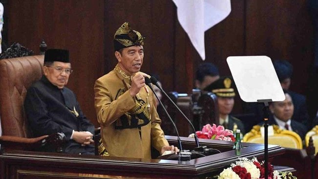 Jokowi Kenakan Pakaian Adat Sasak NTB Saat Pidato Kenegaraan 2019