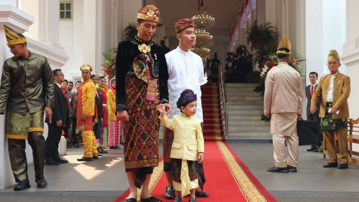 Presiden Jokowi Pakai Busana Adat Bali saat HUT ke-74 RI