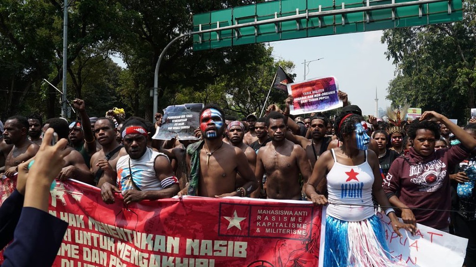 Demonstran di Istana Negara Jakarta Suarakan Papua Merdeka