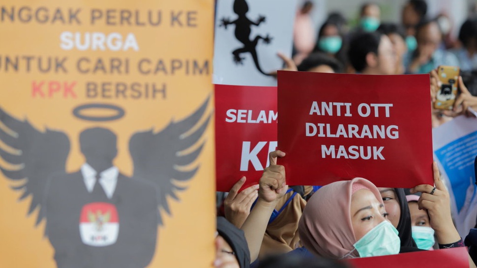 11 Tokoh ke KPK Beri Dukungan Agar Jokowi Terbitkan Perppu