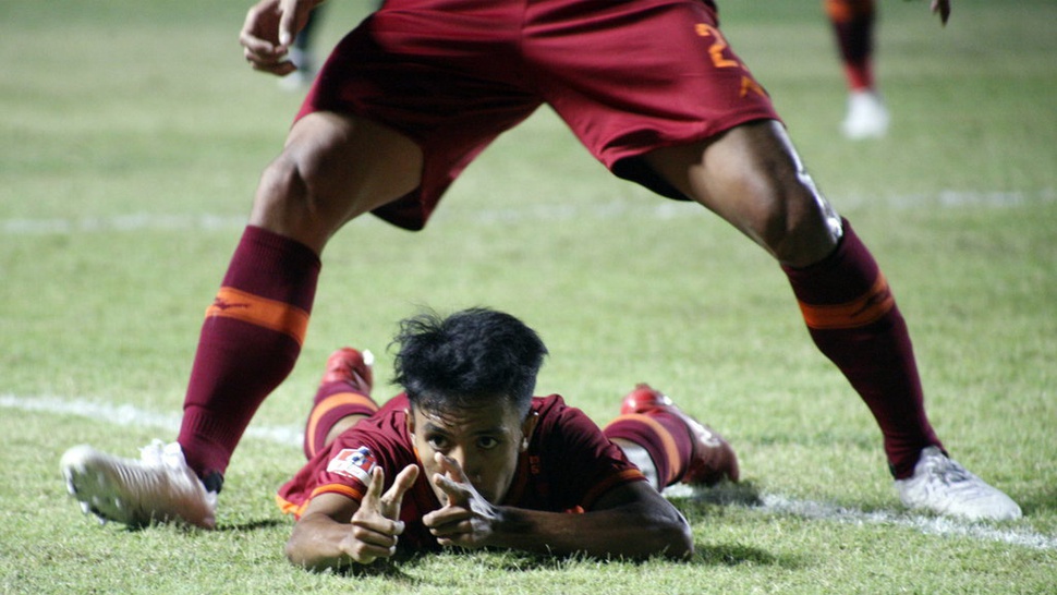 Tekan Penyebaran Corona di Samarinda, Borneo FC Bagikan Masker