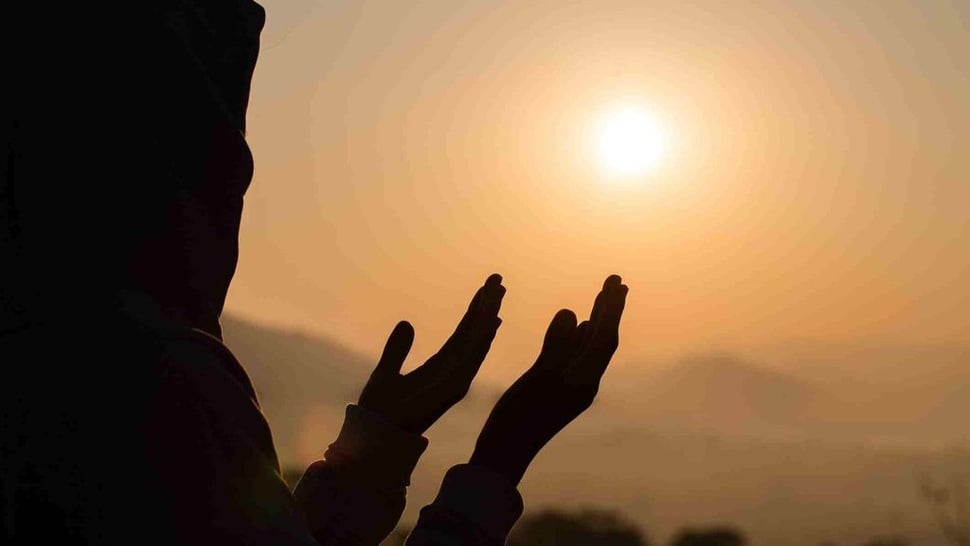 Tiga Kunci Sukses Dunia Akhirat dalam Islam: Ikhtiar, Doa, Tawakal