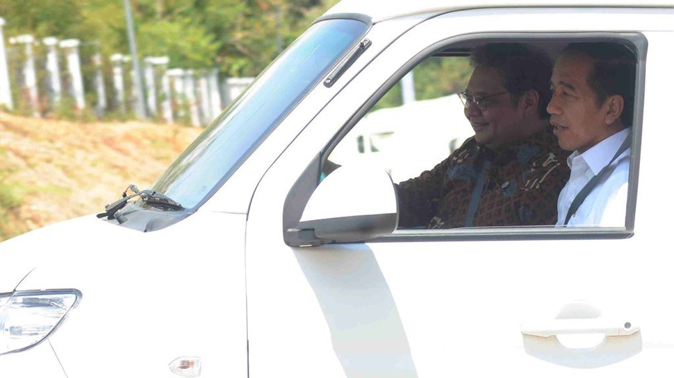 Mobil Esemka Dirilis, Jokowi: Saya Sudah Coba & Wajib Kita Beli Ini