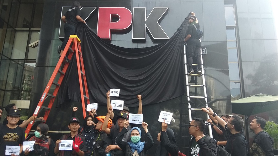 Saut Situmorang Usul Capim KPK Dipilih Langsung Jokowi