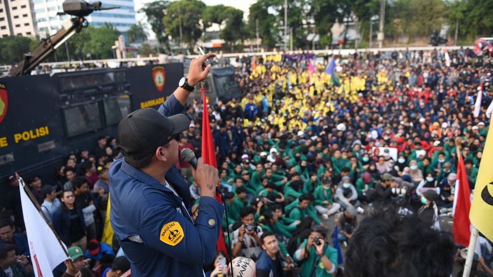 Mahasiswa Semarang Dicegat Polisi Saat Berencana Demo ke Jakarta