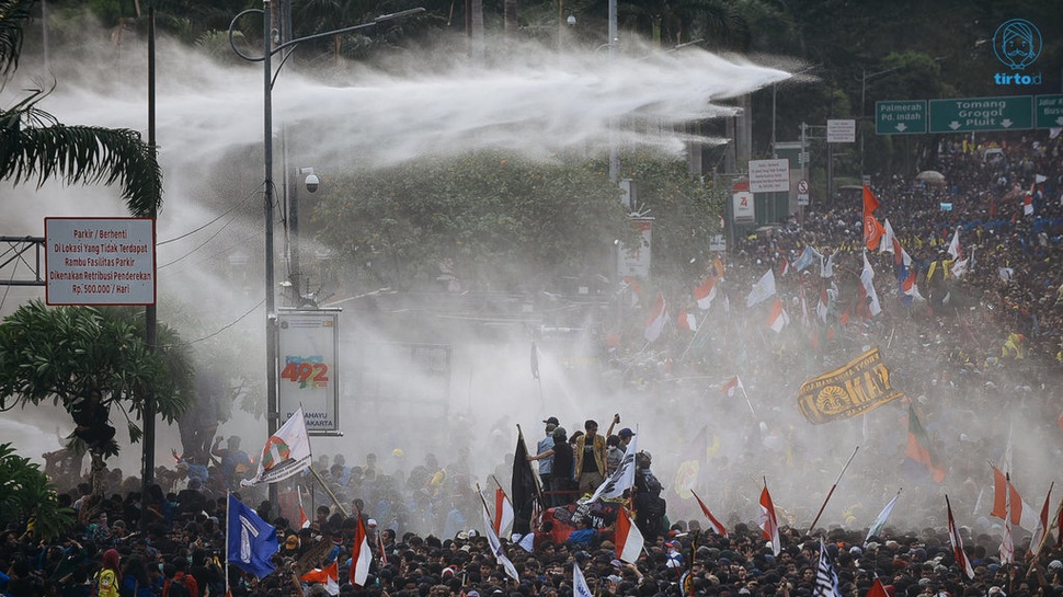 Ramai-Ramai Mengabaikan Anjuran Jokowi untuk Tidak Demo Lagi