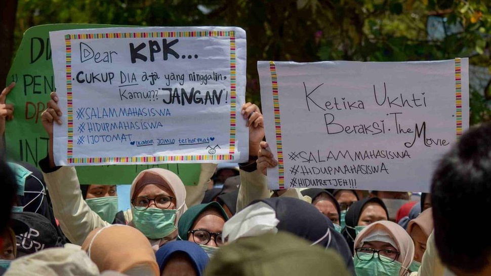 LSI: 76,3 Persen Masyarakat Dukung Jokowi Terbitkan Perppu KPK