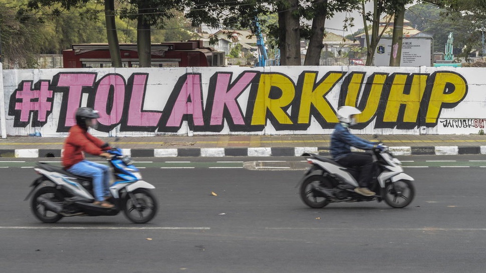RUU KUHP: Mengapa Pemerintah Jokowi Pertahankan Pasal Tipikor?