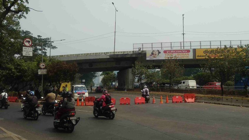 Lebaran Hari Pertama, Jalan Gatot Subroto Jakarta Masih Lengang