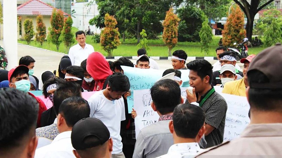 Demo Hari Ini: Mahasiswa Riau Unjuk Rasa di Kantor DPRD Inhil