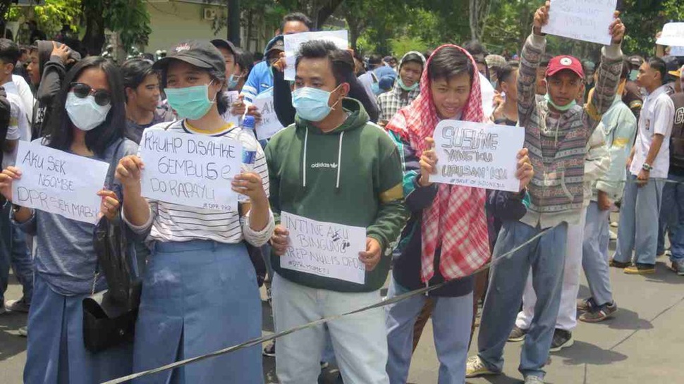 Ratusan Pelajar Yogyakarta Ikut Aksi Demo Gejayan Memanggil Jilid 2