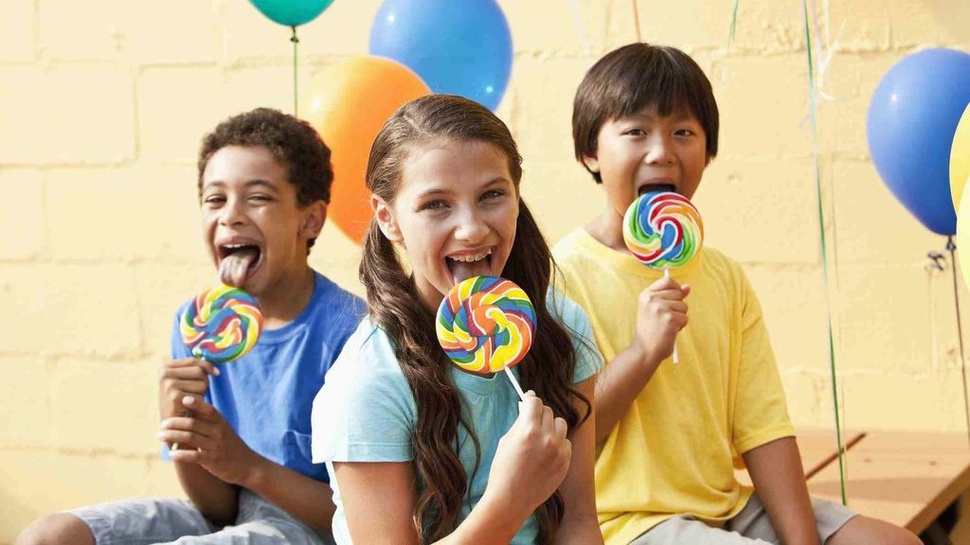 5 Cara Menjaga Konsumsi Gula yang Aman Bagi Anak-anak