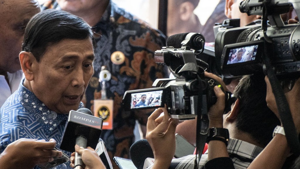 Halangi Penusukan Wiranto, Dua Orang Lainnya Ikut Terluka