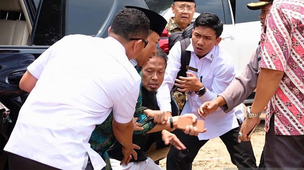 Penusukan Wiranto: Tjahjo Kumolo Sedih dan Prihatin