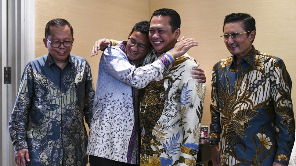 Diundang Hadiri Pelantikan Jokowi, Sandi: Kami di Perahu yang Sama