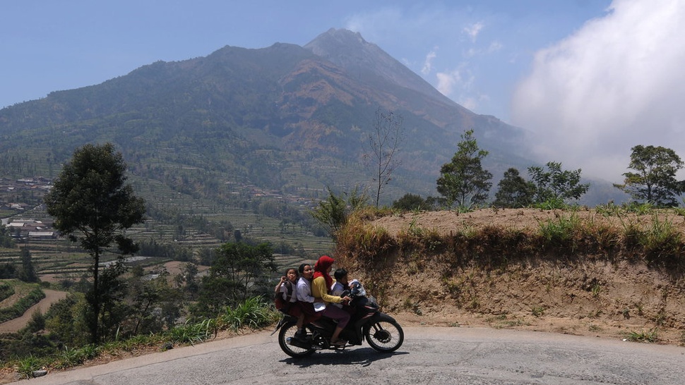 Status Gunung Merapi Waspada: Alami Tiga Kali Gempa Guguran