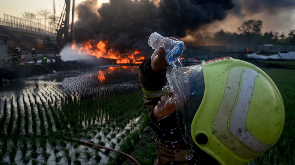 Pertamina Tutup Pipa BBM Bandung-Cilacap yang Terbakar