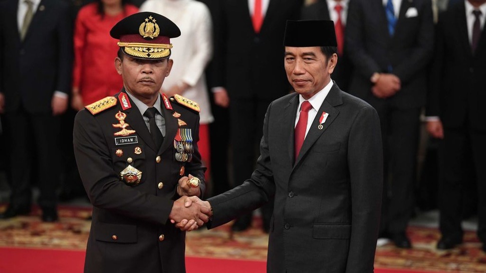 Setelah TNI, Terbitlah Polri: Kembalinya Dwifungsi Aparat?