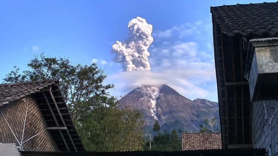 Gunung Merapi Meletus Hari ini: Apa Pemicu dan Ancaman Bahayanya?