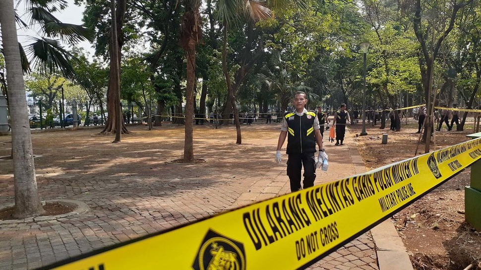Ledakan di Monas: Tim Jihandak dan Jibom Olah TKP di Lokasi