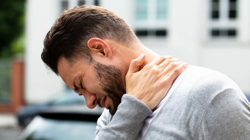 Apa Penyebab Sakit Leher Selama WFH dan Cara Mengatasinya