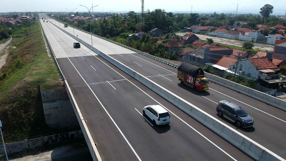 Tol Trans Jawa Berhentikan One Way Jakarta-Semarang Sabtu 14.00