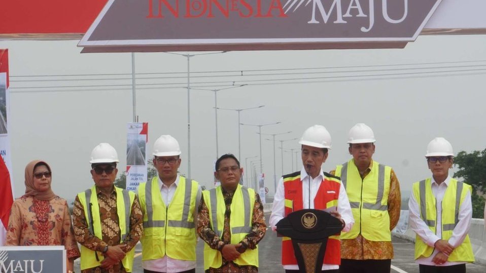Jokowi Klaim Tol Layang Japek II Bisa Urai Kemacetan Sampai 30%