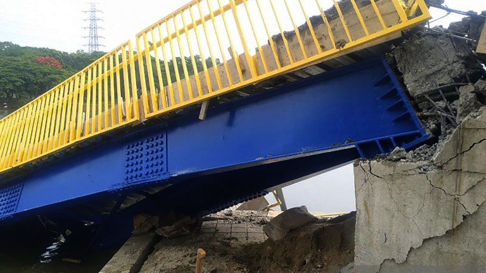 Jembatan Lengkung Utan Kemayoran Roboh, Moeldoko: Tanya Kementerian