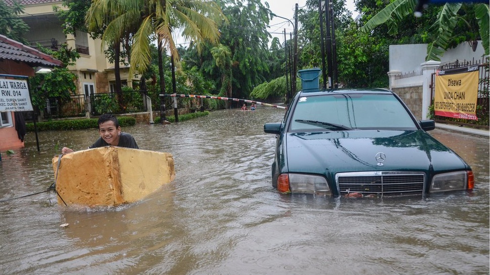 Anies Instruksikan Jajarannya Terjun Langsung Tangani Banjir DKI