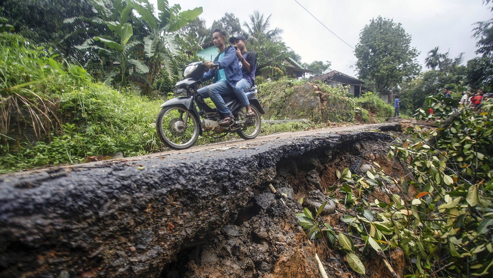 11 Desa di Kabupaten Bogor Masih Terisolir Akibat Longsor