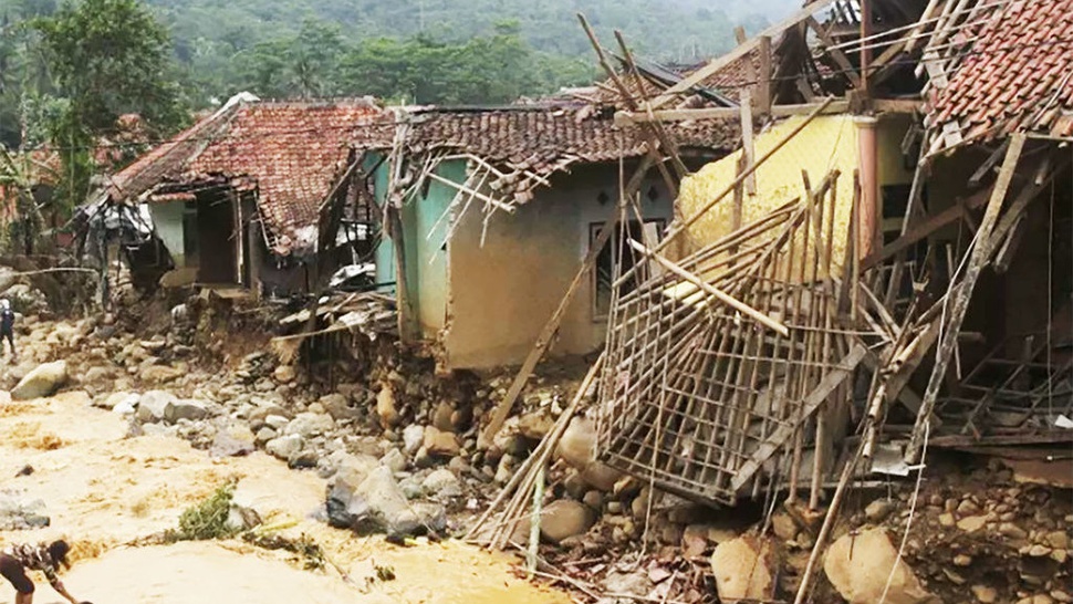 1.060 Rumah Rusak Berat Akibat Banjir Bandang di Lebak Banten