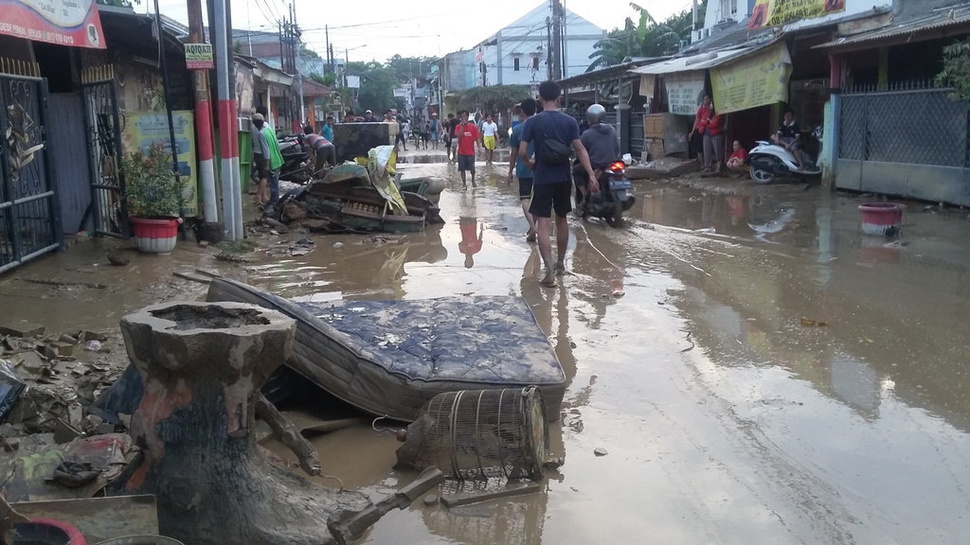 Data Banjir BNPB Per Jumat Pagi: 43 Meninggal, 400 Ribu Mengungsi