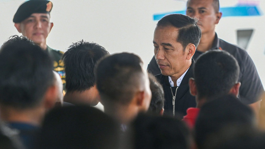 Jokowi Ingatkan Tentara Tak Asal Pilih Alutsista