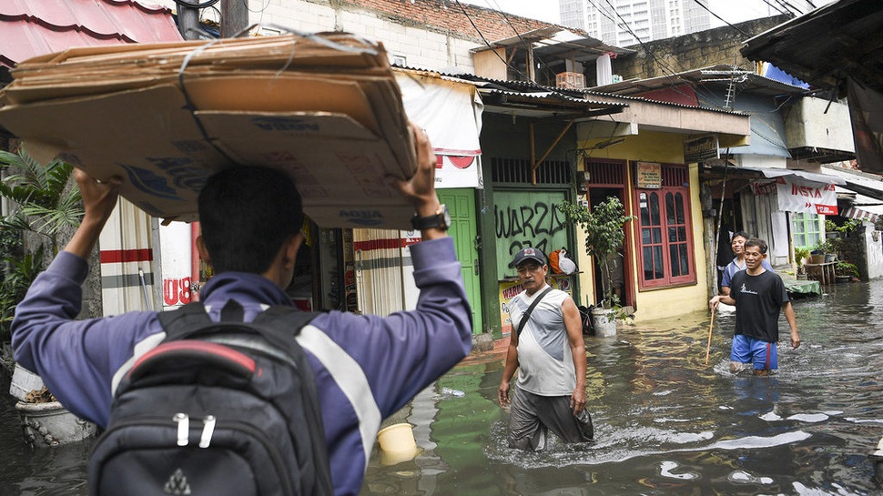 Tiga Wilayah di Jakarta Masih Tergenang Setelah Hujan Lebat
