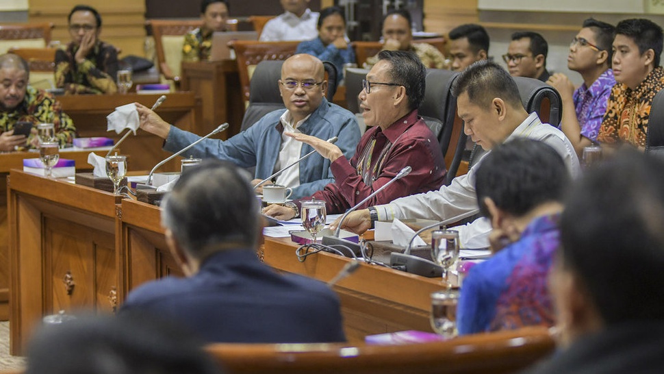 Komisi III DPR RI Tetapkan Delapan Calon Hakim yang Siap Dilantik